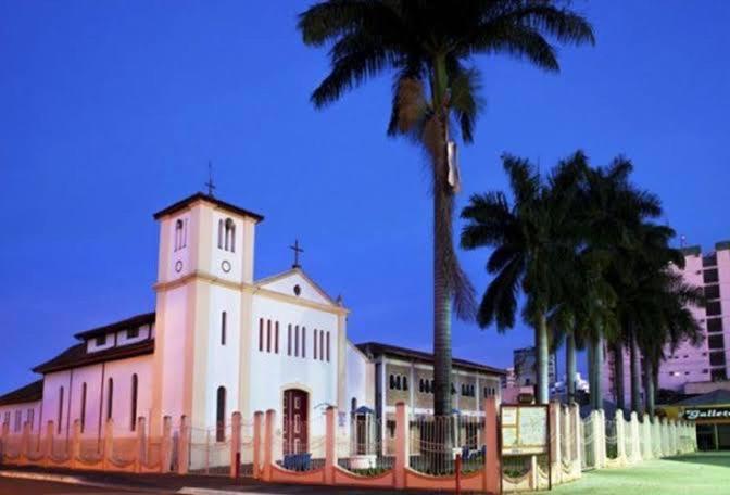 Hotel Golden Dolphin Com Cafe Da Manha! Piscinas 24H Caldas Novas Dış mekan fotoğraf