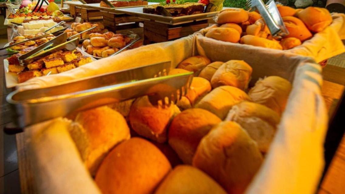 Hotel Golden Dolphin Com Cafe Da Manha! Piscinas 24H Caldas Novas Dış mekan fotoğraf